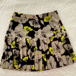 Banana Republic black and neon yellow size 4 skirt